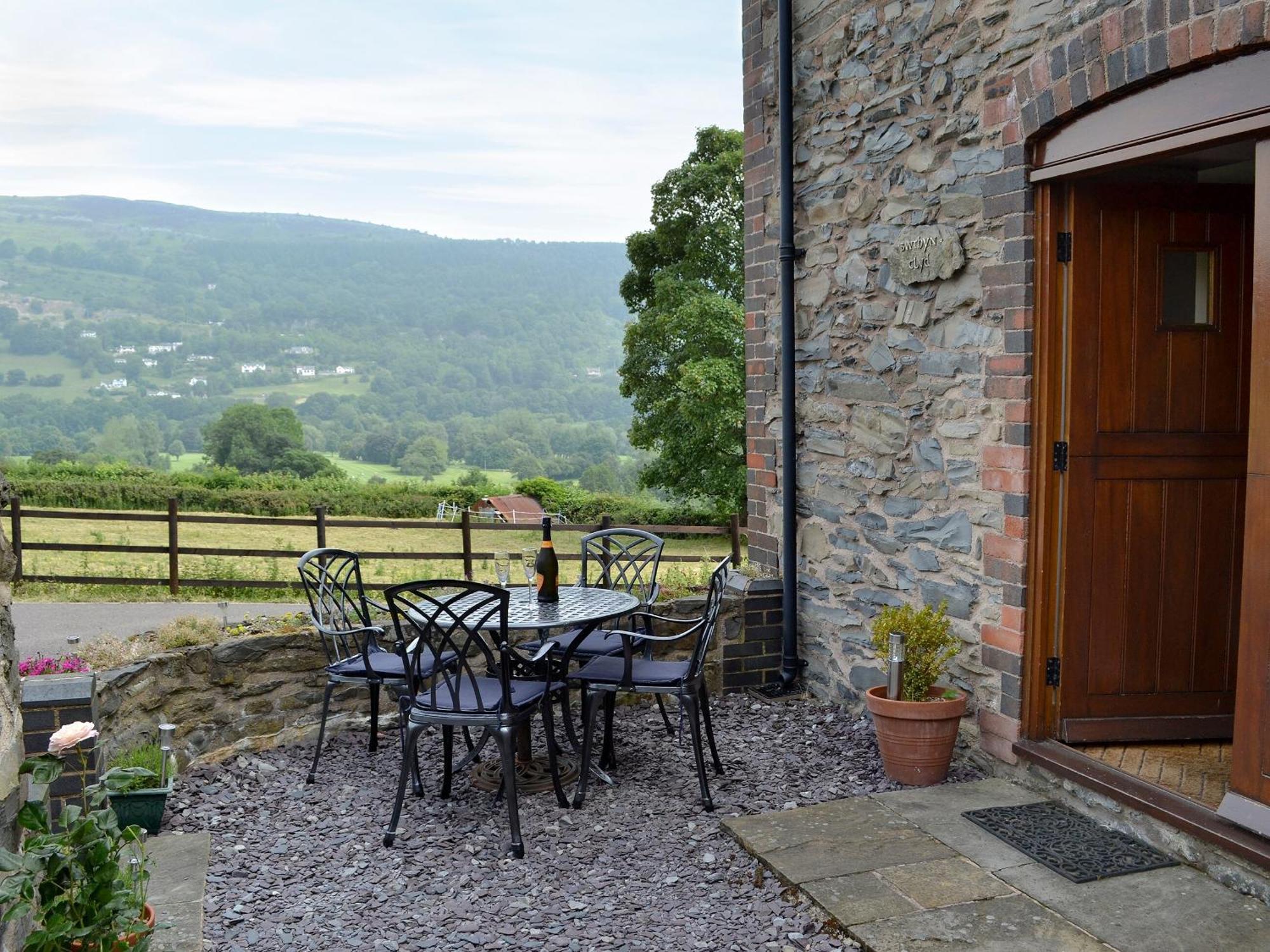 Bwthyn Clyd Villa Llangollen Bagian luar foto