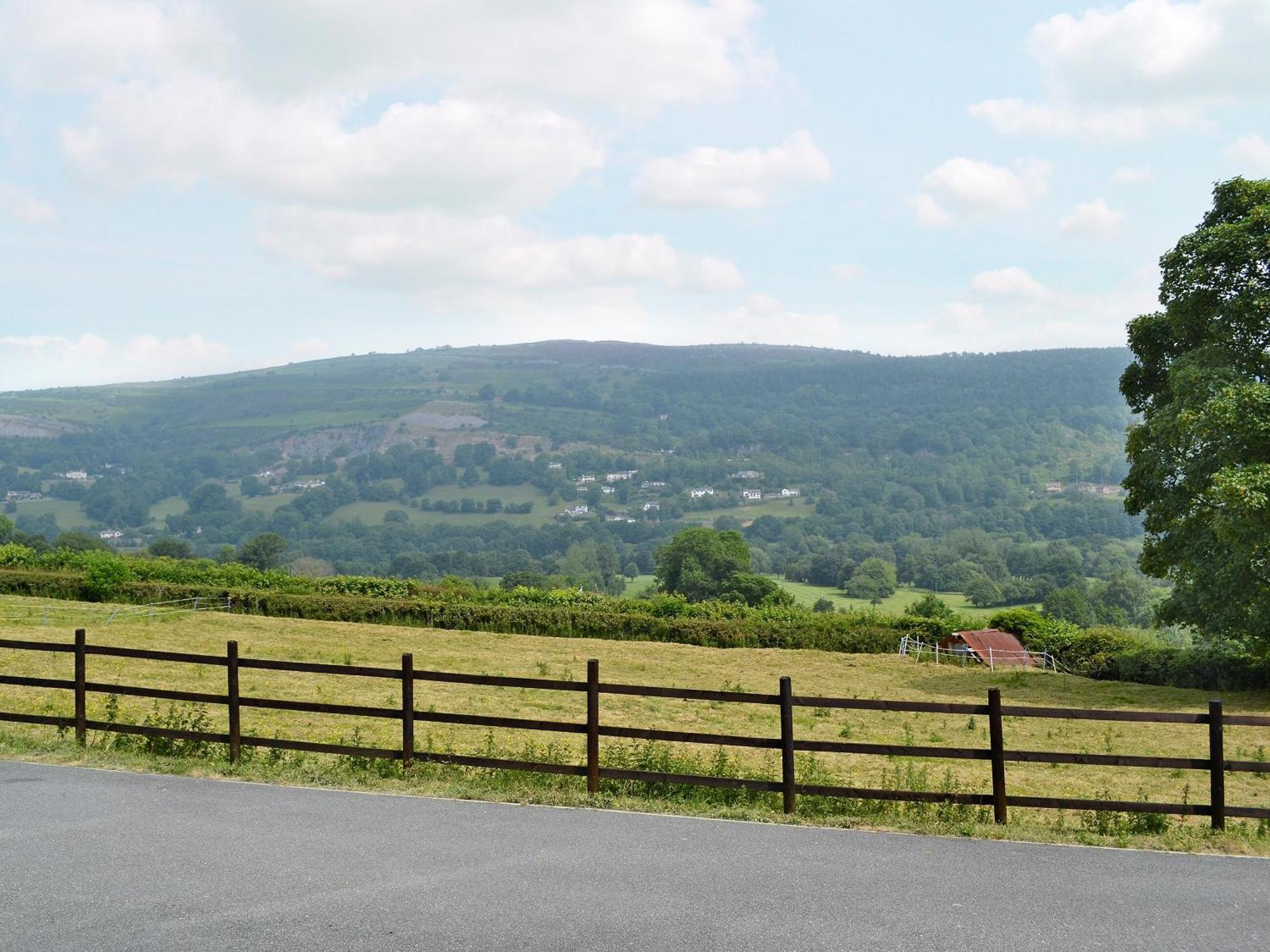 Bwthyn Clyd Villa Llangollen Bagian luar foto
