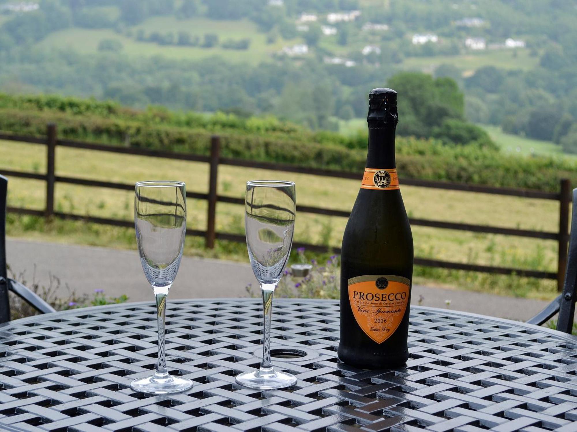 Bwthyn Clyd Villa Llangollen Bagian luar foto
